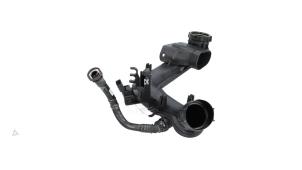 Gebruikte Luchtinlaat slang Skoda Fabia III (NJ3) 1.0 TSI 12V Prijs € 19,00 Inclusief btw aangeboden door Automaterialen Ronald Morien B.V.