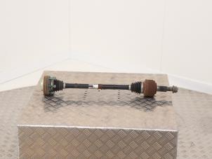 Gebruikte Steekas links-achter Audi Q7 (4LB) 4.2 FSI V8 32V Prijs € 25,00 Margeregeling aangeboden door Automaterialen Ronald Morien B.V.