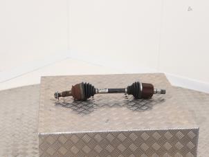 Gebruikte Aandrijfas links-voor Opel Astra J GTC (PD2/PF2) 1.4 Turbo 16V ecoFLEX 140 Prijs € 65,00 Margeregeling aangeboden door Automaterialen Ronald Morien B.V.