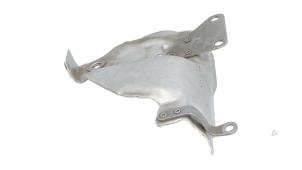 Gebruikte Hitteschild uitlaat Volkswagen Golf VII Variant (AUVV) 1.2 TSI 16V BlueMOTION Prijs € 19,00 Inclusief btw aangeboden door Automaterialen Ronald Morien B.V.