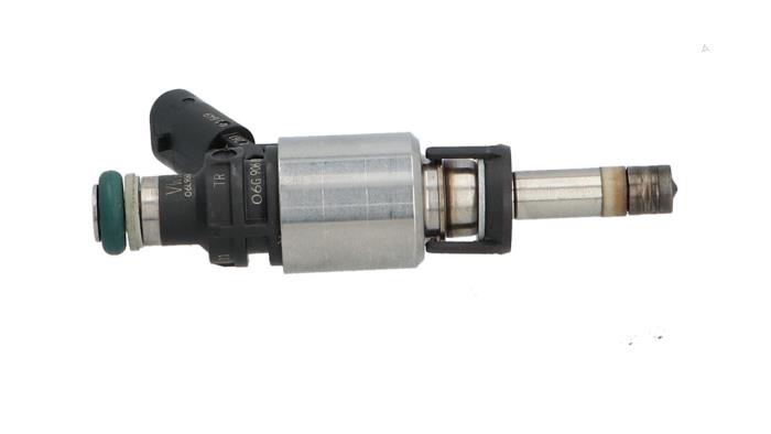 Injector (benzine injectie) van een Volkswagen Tiguan (AD1) 2.0 TSI 16V 4Motion 2018