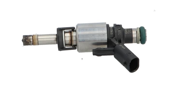 Injector (benzine injectie) van een Volkswagen Tiguan (AD1) 2.0 TSI 16V 4Motion 2018