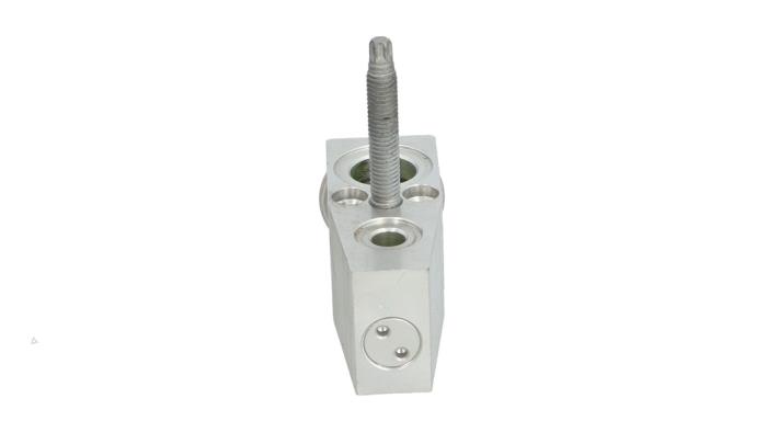 Gebruikte Expansieklep airco Opel Astra K 1.0 Turbo 12V Prijs € 25,00 Margeregeling aangeboden door Automaterialen Ronald Morien B.V.