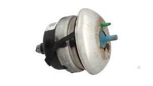 Gebruikte Motorrubber Aston Martin DB 9 Vantage 6.0 V12 48V Prijs € 75,00 Margeregeling aangeboden door Automaterialen Ronald Morien B.V.