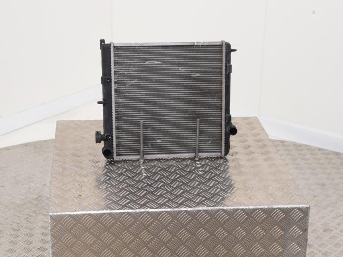 Gebruikte Radiateur Peugeot 208 I (CA/CC/CK/CL) 1.0 Vti 12V PureTech Prijs € 29,00 Margeregeling aangeboden door Automaterialen Ronald Morien B.V.