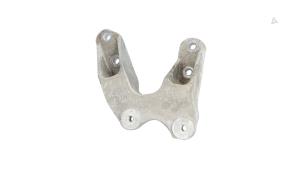 Gebruikte Motorsteun Opel Karl 1.0 12V Prijs € 15,00 Margeregeling aangeboden door Automaterialen Ronald Morien B.V.