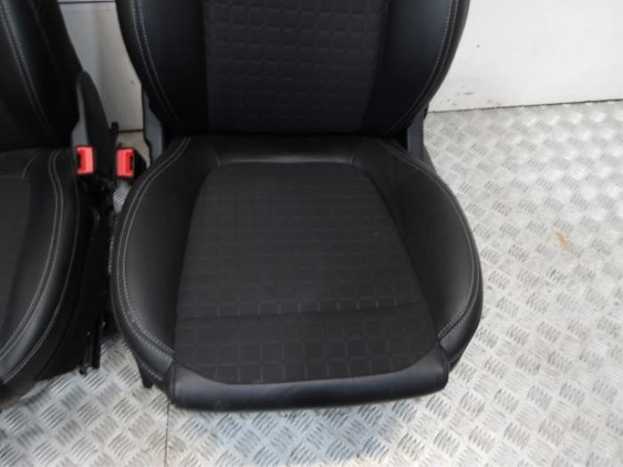 Bekleding Set (compleet) van een Ford Fiesta 7 1.0 EcoBoost 12V 125 2020