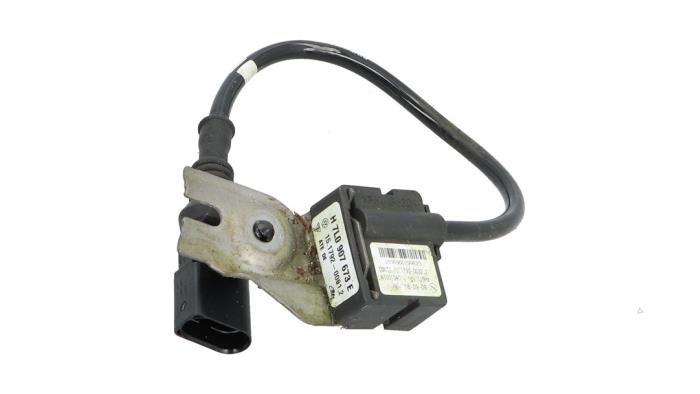 ABS Sensor van een Audi Q7 (4LB) 4.2 TDI V8 32V Tiptronic 2009