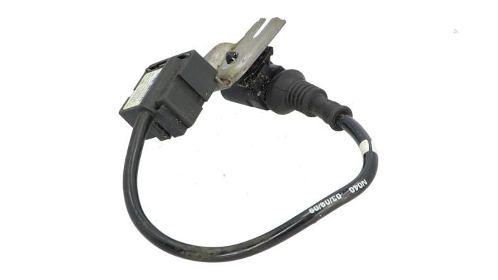 ABS Sensor van een Audi Q7 (4LB) 4.2 TDI V8 32V Tiptronic 2009