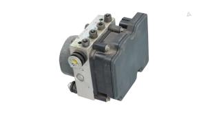 Gebruikte ABS Pomp Renault Clio IV (5R) 1.6 Turbo 16V RS 200 EDC Prijs € 95,00 Margeregeling aangeboden door Automaterialen Ronald Morien B.V.