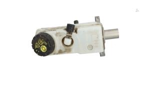 Gebruikte Hoofdremcilinder Renault Clio IV (5R) 1.6 Turbo 16V RS 200 EDC Prijs € 29,00 Margeregeling aangeboden door Automaterialen Ronald Morien B.V.