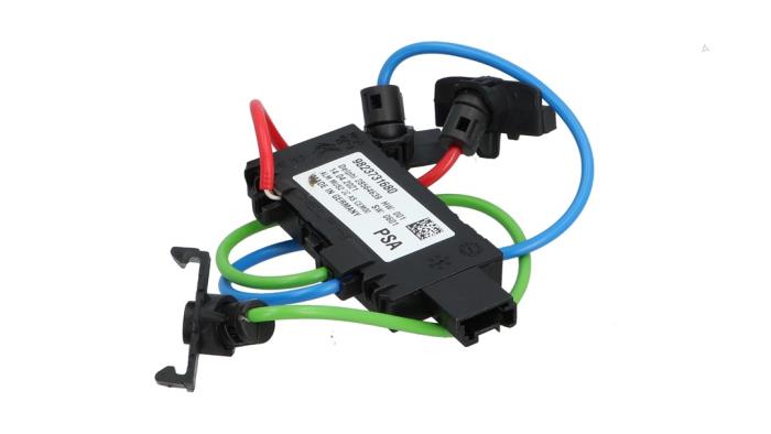 Gebruikte Alarm sensor Opel Crossland (X) 1.2 Turbo 12V Prijs € 45,00 Inclusief btw aangeboden door Automaterialen Ronald Morien B.V.