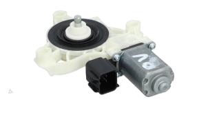 Gebruikte Motor electrisch raam Ford Fiesta 7 1.0 EcoBoost 12V 100 Prijs € 30,00 Margeregeling aangeboden door Automaterialen Ronald Morien B.V.