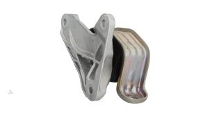 Gebruikte Motorrubber Volkswagen Transporter/Caravelle T6 2.0 TDI 150 Prijs € 25,00 Inclusief btw aangeboden door Automaterialen Ronald Morien B.V.