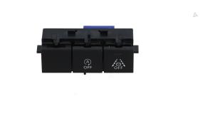 Gebruikte Schakelaar Peugeot 308 SW (L4/L9/LC/LJ/LR) 1.5 BlueHDi 130 Prijs € 15,00 Margeregeling aangeboden door Automaterialen Ronald Morien B.V.