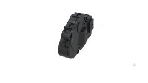 Gebruikte Kachelklep Motor Porsche Cayenne III (9YA) 3.0 V6 Turbo 24V E-Hybrid Prijs € 75,00 Inclusief btw aangeboden door Automaterialen Ronald Morien B.V.