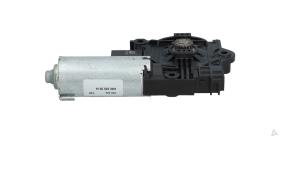 Gebruikte Schuifdak Motor Porsche Cayenne III (9YA) 3.0 V6 Turbo 24V E-Hybrid Prijs € 124,99 Inclusief btw aangeboden door Automaterialen Ronald Morien B.V.