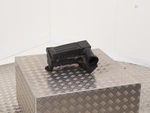 Gebruikte Luchtfilter Volkswagen Passat Variant (3C5) 1.6 TDI 16V Bluemotion Prijs € 25,00 Margeregeling aangeboden door Automaterialen Ronald Morien B.V.