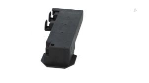 Gebruikte Antenne Porsche Cayenne III (9YA) 3.0 V6 Turbo 24V E-Hybrid Prijs € 9,99 Inclusief btw aangeboden door Automaterialen Ronald Morien B.V.