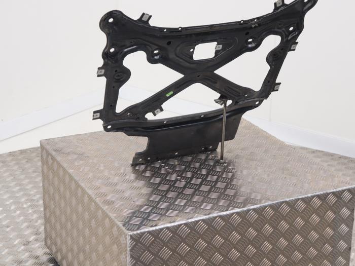 Subframe van een Porsche Cayenne III (9YA) 3.0 V6 Turbo 24V E-Hybrid 2022