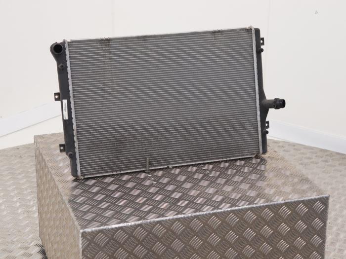 Gebruikte Radiateur Volkswagen Passat Variant (3C5) 1.6 TDI 16V Bluemotion Prijs € 30,00 Margeregeling aangeboden door Automaterialen Ronald Morien B.V.