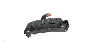 Gebruikte Schakelaar stuurbediening Bentley Continental GT 6.0 W12 48V Prijs € 75,00 Margeregeling aangeboden door Automaterialen Ronald Morien B.V.