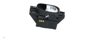 Gebruikte Handrem schakelaar Bentley Continental GT 6.0 W12 48V Prijs € 145,00 Margeregeling aangeboden door Automaterialen Ronald Morien B.V.