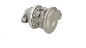 Gebruikte EGR Klep Bentley Continental GT 6.0 W12 48V Prijs € 95,00 Margeregeling aangeboden door Automaterialen Ronald Morien B.V.