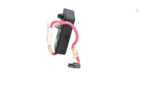 Gebruikte Antenne Tesla Model 3 EV AWD Prijs € 25,00 Inclusief btw aangeboden door Automaterialen Ronald Morien B.V.