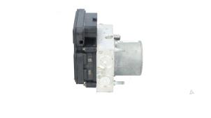 Gebruikte ABS Pomp Tesla Model 3 EV AWD Prijs € 195,00 Inclusief btw aangeboden door Automaterialen Ronald Morien B.V.