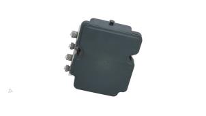 Gebruikte ABS Pomp Renault Captur (2R) 1.2 TCE 16V EDC Prijs € 115,00 Margeregeling aangeboden door Automaterialen Ronald Morien B.V.