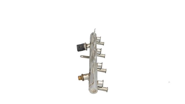 Gebruikte Injector brug Audi A4 Avant Quattro (B8) 1.8 TFSI 16V Prijs € 35,00 Margeregeling aangeboden door Automaterialen Ronald Morien B.V.