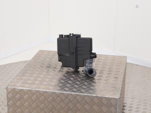 Gebruikte Luchtfilterhuis Mitsubishi Space Star (A0) 1.2 12V Prijs € 49,00 Margeregeling aangeboden door Automaterialen Ronald Morien B.V.