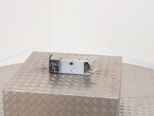 Gebruikte Frontbalk Tesla Model 3 EV AWD Prijs € 75,00 Inclusief btw aangeboden door Automaterialen Ronald Morien B.V.