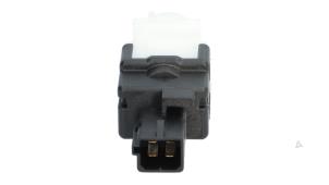 Gebruikte Schakelaar Remlicht Ford Ka II 1.2 Prijs € 5,00 Margeregeling aangeboden door Automaterialen Ronald Morien B.V.