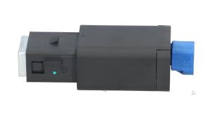 Gebruikte USB module Opel Astra L (F3/FB/FM/FP) 1.6 Plug-in Hybrid Turbo 16V Prijs € 19,00 Inclusief btw aangeboden door Automaterialen Ronald Morien B.V.