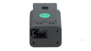 Gebruikte USB module Opel Astra L (F3/FB/FM/FP) 1.6 Plug-in Hybrid Turbo 16V Prijs € 19,00 Inclusief btw aangeboden door Automaterialen Ronald Morien B.V.