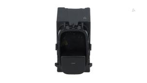 Gebruikte Raam module Tesla Model 3 EV AWD Prijs € 15,00 Inclusief btw aangeboden door Automaterialen Ronald Morien B.V.