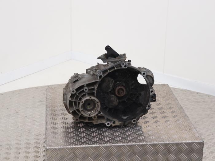 Gebruikte Versnellingsbak Volkswagen Golf V (1K1) 2.0 TDI DPF Prijs € 175,00 Margeregeling aangeboden door Automaterialen Ronald Morien B.V.