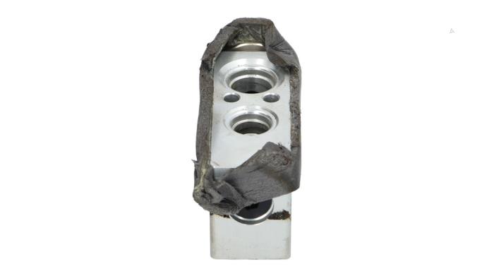 Gebruikte Airco expansieklep Opel Movano 2.3 CDTi 16V FWD Prijs € 45,00 Inclusief btw aangeboden door Automaterialen Ronald Morien B.V.