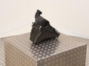 Gebruikte Luchtfilterhuis Porsche Cayenne (9PA) 4.5 S V8 32V Prijs € 49,00 Margeregeling aangeboden door Automaterialen Ronald Morien B.V.