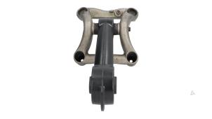 Gebruikte Motorsteun Porsche Cayenne (9PA) 4.5 S V8 32V Prijs € 45,00 Margeregeling aangeboden door Automaterialen Ronald Morien B.V.