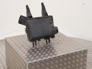 Gebruikte Luchtfilterhuis Volkswagen Crafter 2.5 TDI 30/35/50 Prijs € 39,00 Inclusief btw aangeboden door Automaterialen Ronald Morien B.V.