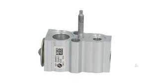 Gebruikte Airco expansieklep BMW 3 serie Touring (G21) 320i 2.0 TwinPower Turbo 16V Prijs € 35,00 Margeregeling aangeboden door Automaterialen Ronald Morien B.V.