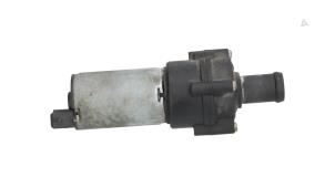 Gebruikte Extra waterpomp Volkswagen Transporter/Caravelle T4 2.5 TDI Prijs € 19,99 Margeregeling aangeboden door Automaterialen Ronald Morien B.V.