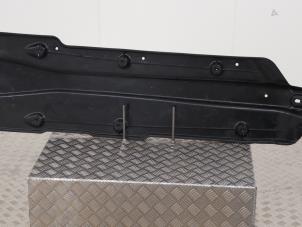 Gebruikte Bodem beschermplaat Volkswagen Up! (121) 1.0 TSI 12V GTI Prijs € 29,00 Inclusief btw aangeboden door Automaterialen Ronald Morien B.V.