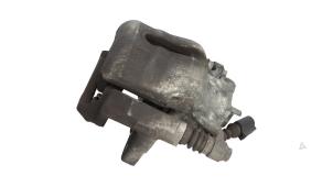 Gebruikte Remklauw (Tang) rechts-voor Volkswagen T-Roc I 1.5 TSI Evo BMT 16V Prijs € 35,09 Inclusief btw aangeboden door Automaterialen Ronald Morien B.V.