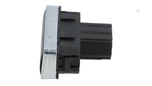 Gebruikte Paniekverlichtings Schakelaar Ford Mondeo IV Wagon 1.6 TDCi 16V Prijs € 15,00 Margeregeling aangeboden door Automaterialen Ronald Morien B.V.