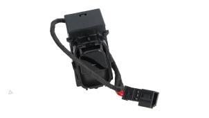 Gebruikte Elektrisch Raam Schakelaar Tesla Model 3 Long Range, Performance AWD Prijs € 25,00 Inclusief btw aangeboden door Automaterialen Ronald Morien B.V.