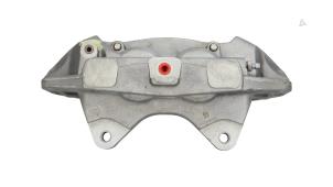 Gebruikte Remklauw (Tang) links-voor Tesla Model 3 Standard RWD Plus 60 kWh Prijs € 145,00 Margeregeling aangeboden door Automaterialen Ronald Morien B.V.